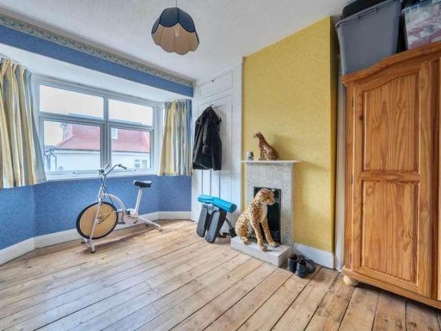 House for sale in Oakwood, Greater London