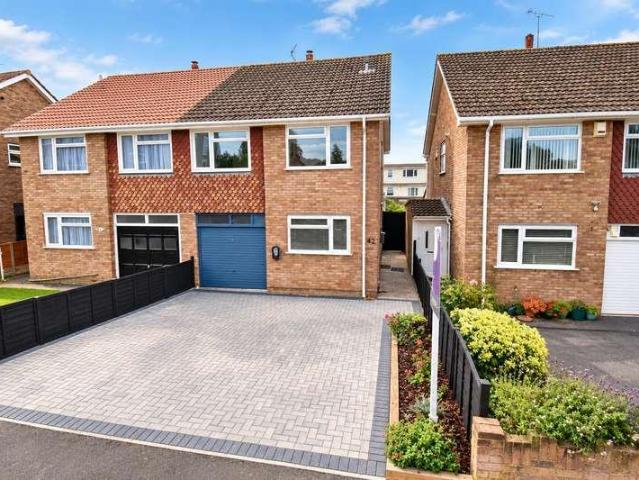 House for sale in Cherry Orchards, Bristol
