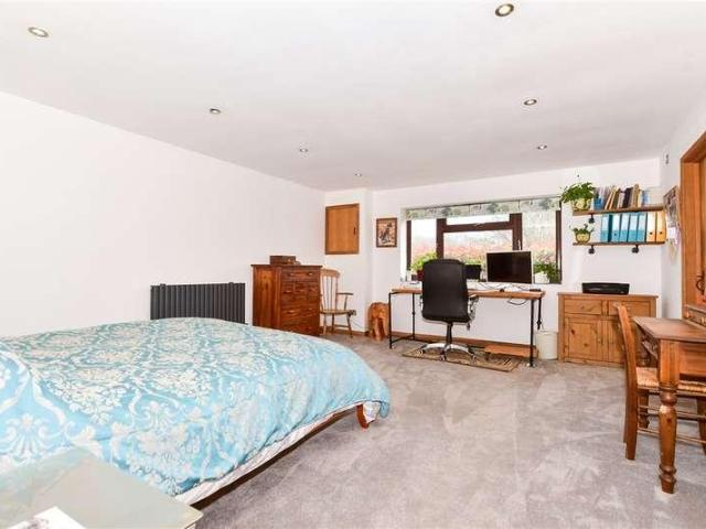House for sale in Kingswood, Midway