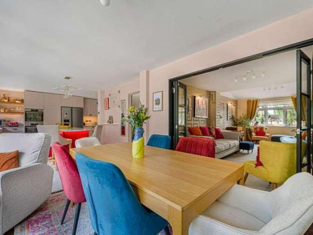 House for sale in Farnborough Park, Greater London