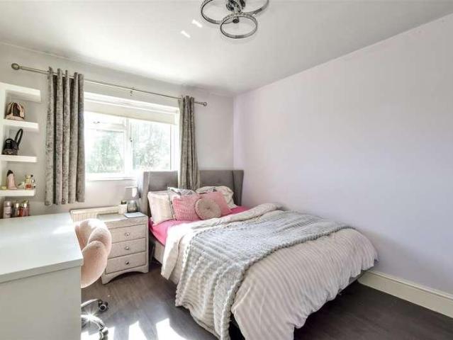 House for sale in Ashlyns Estate, Pouchen End