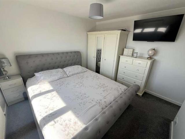 House for sale in Huddersfield, Shelley