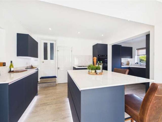 House for sale in Mereoak Park, Three Mile Cross