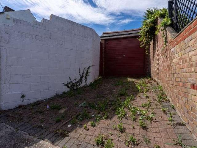 House for sale in Kings Farm, Hamerton