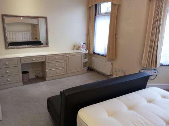 House for sale in London Borough of Redbridge, Greater London