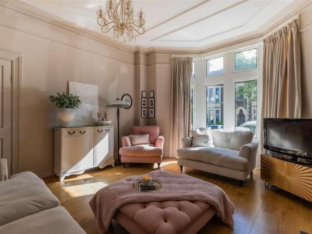 House for sale in Plasnewydd, Falcon Lodge