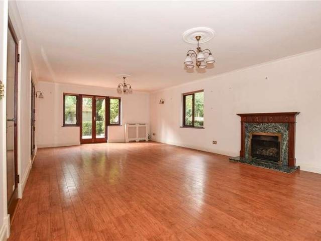 House for sale in Finchampstead