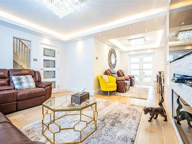 House for sale in Borehamwood, Hertsmere