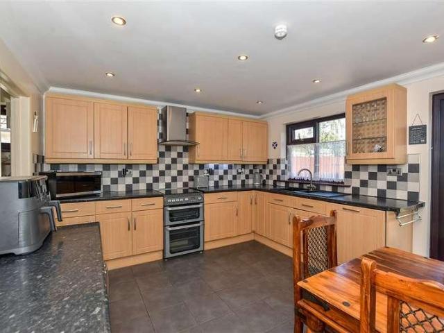 House for sale in Minster-on-Sea, Oad Street
