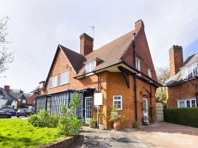 House for sale in Kingsbury, Greater London