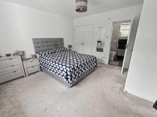 House for sale in Holdenhurst, Bournemouth