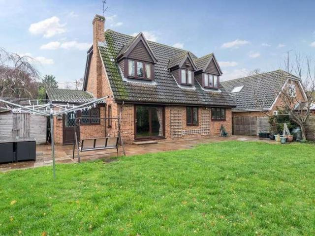 House for sale in Finchampstead