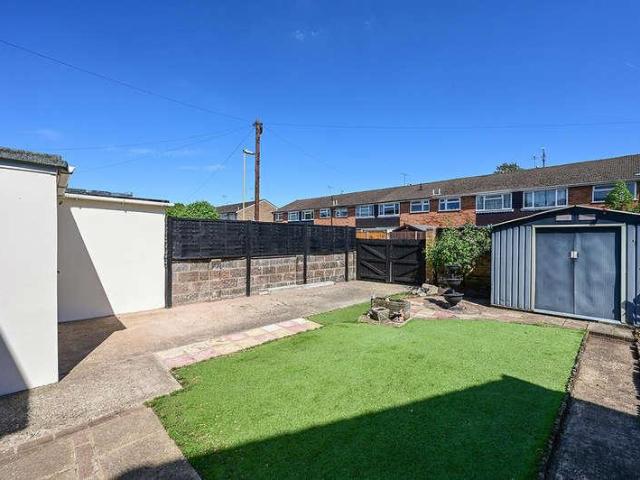 House for sale in Frogmore, Hart