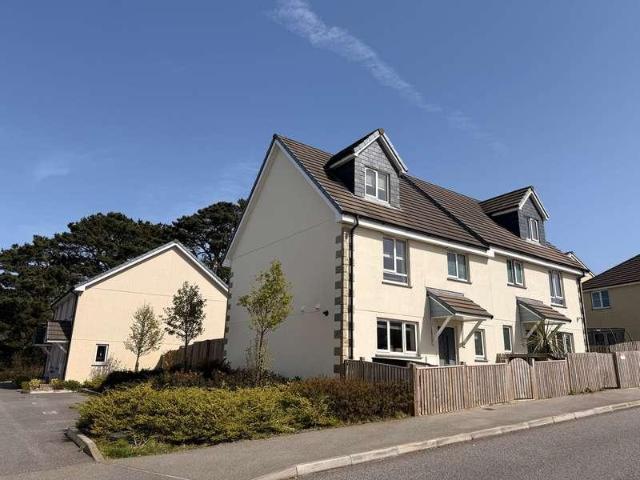 House for sale in Mount Ambrose, Cornwall