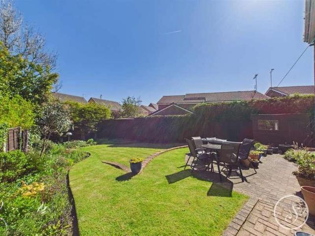 House for sale in Whinmoor, West Yorkshire