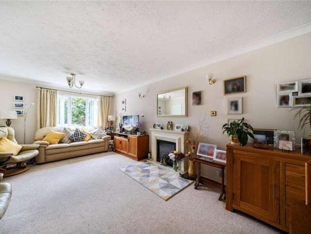 House for sale in Goldsworth Park, Woking