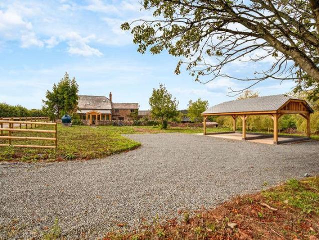 House for sale in Upper Bogmarsh