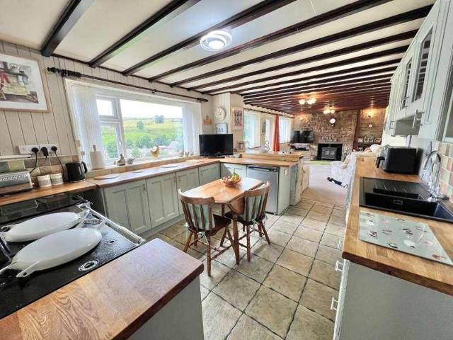 House for sale in Cowshill