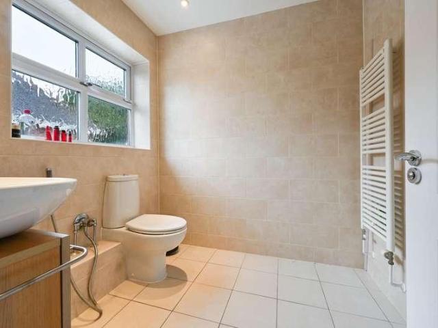 House for sale in Nork, Red Hill
