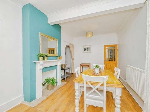 House for sale in Heol-y-cyw, Wales