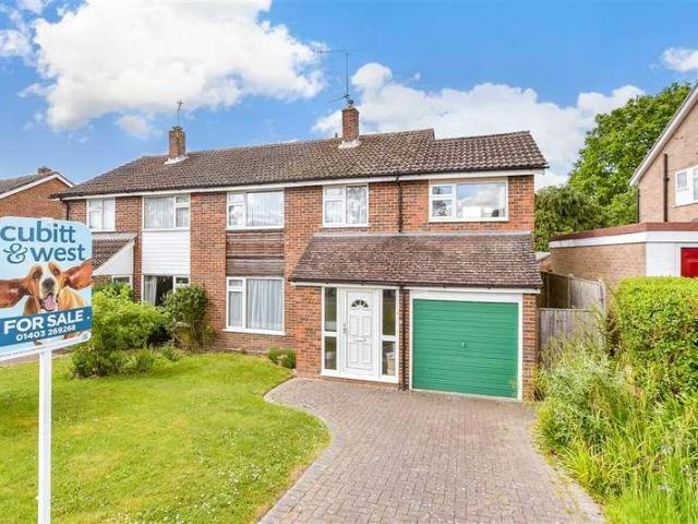 House for sale in Doomsday Green, Horsham