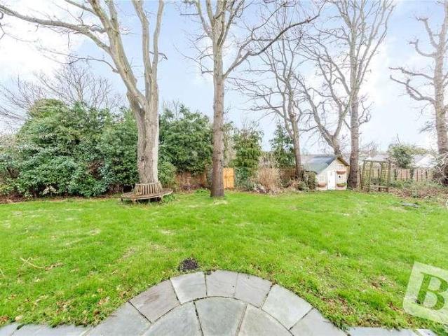 House for sale in Doddinghurst, Brentwood
