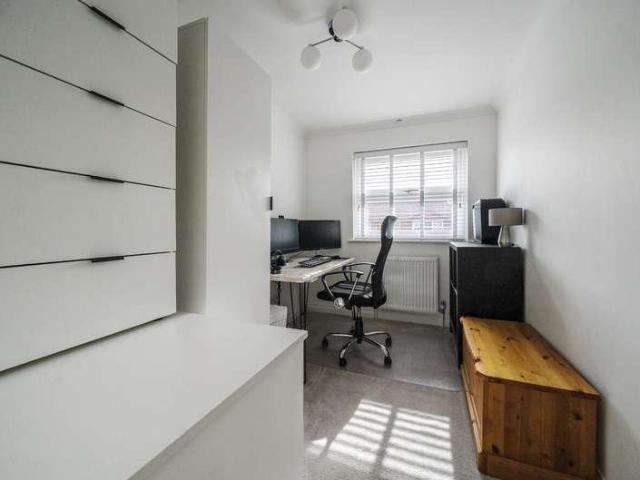 House for sale in The Warren, Winkfield