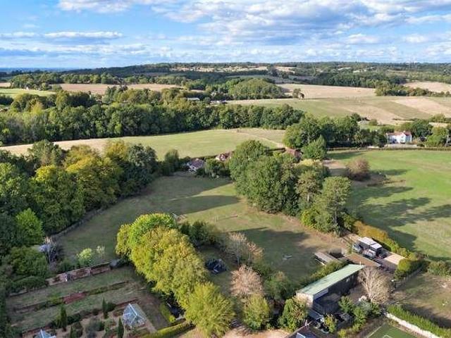 House for sale in Wrecclesham, Fole