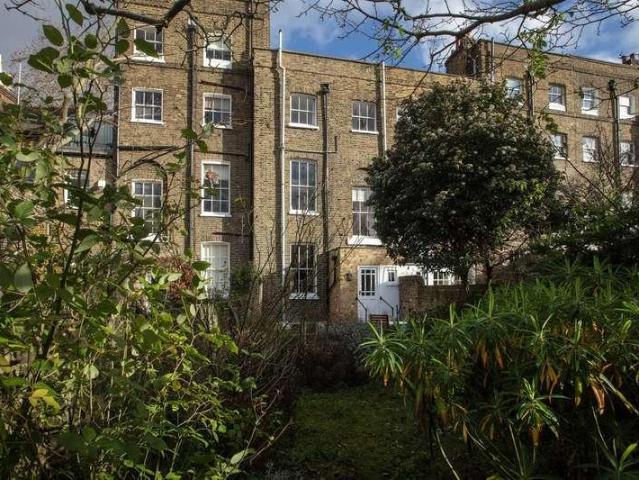 House for sale in Camberwell, Greater London
