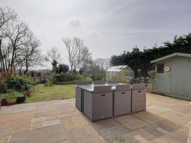 House for sale in Ewhurst, Heathlands