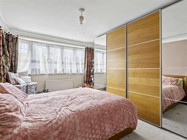 House for sale in Chingford, Greater London