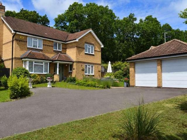 House for sale in Ebblake, Verwood