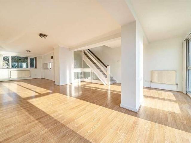House for sale in London Borough of Ealing, Perivale