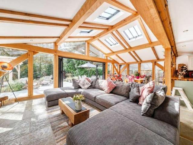 House for sale in Heatherside, Heol-las