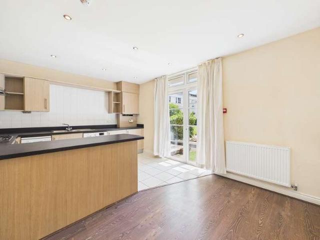 House for sale in Bede Island, Old Wharf