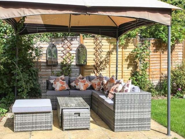 House for sale in Fossebridge, Gloucestershire