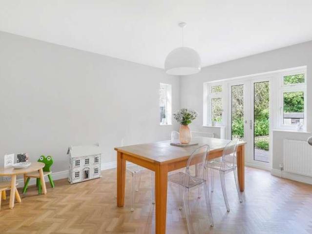House for sale in Woodcote, Epsom