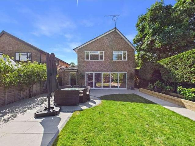 House for sale in Lightwater, Surrey Heath