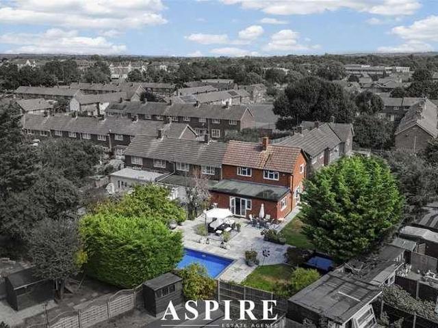 House for sale in Vange, Essex
