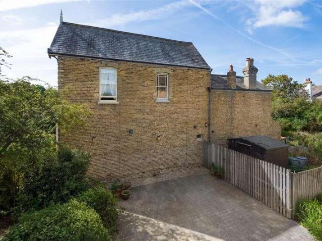 House for sale in The Bridge, Kent