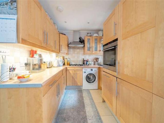 House for sale in London Borough of Ealing, Perivale