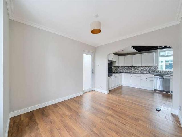 House for sale in Royal Borough of Kingston upon Thames, Greater London