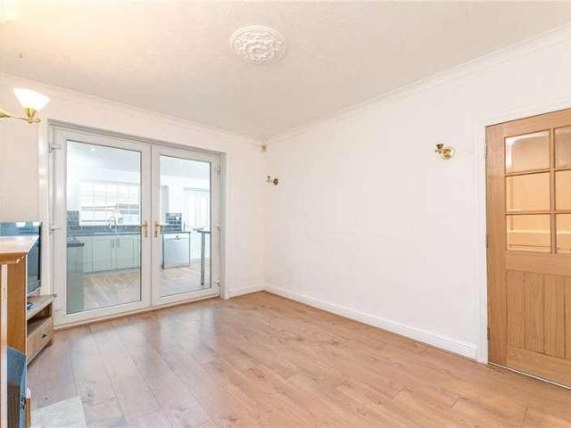 House for sale in Cottingley, West Yorkshire