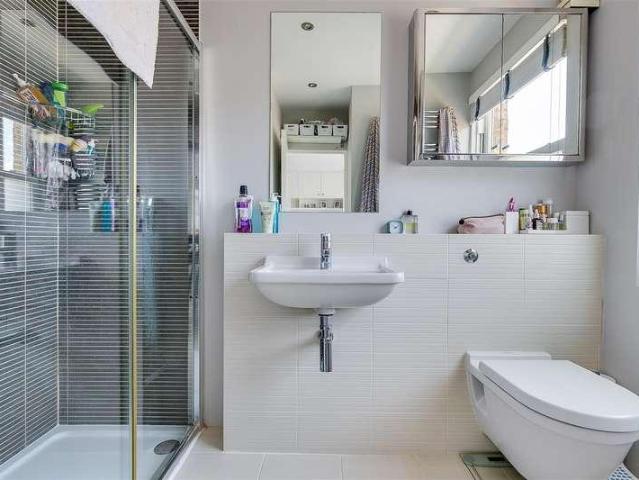 House for sale in London Borough of Hounslow, Strand