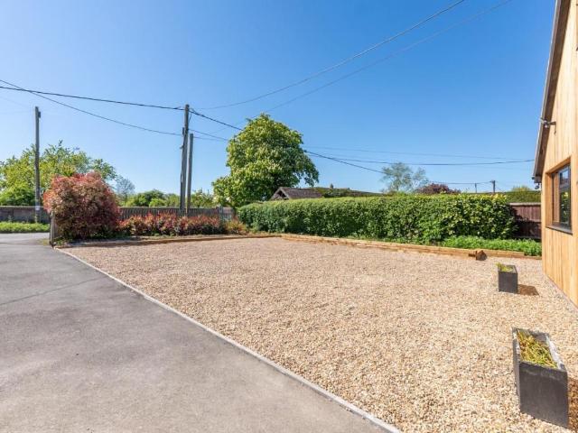 House for sale in Eaton Bray, Bedfordshire