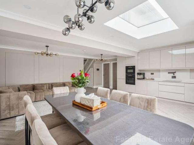 House for sale in South Oxhey, Batchworth