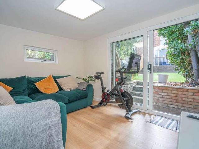 House for sale in Finchley, Greater London