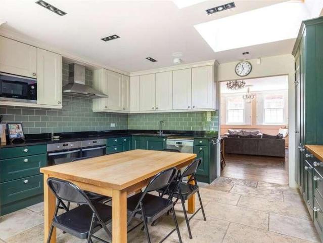 House for sale in Elephant and Castle, Greater London