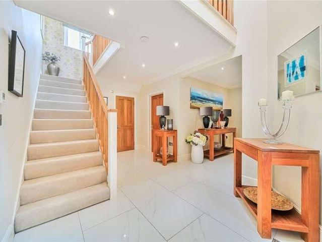 House for sale in Pachesham Park, Surrey
