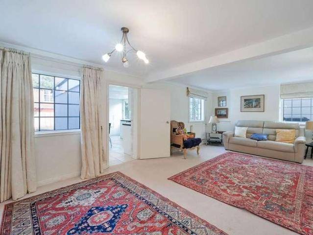 House for sale in Hillview, Surrey